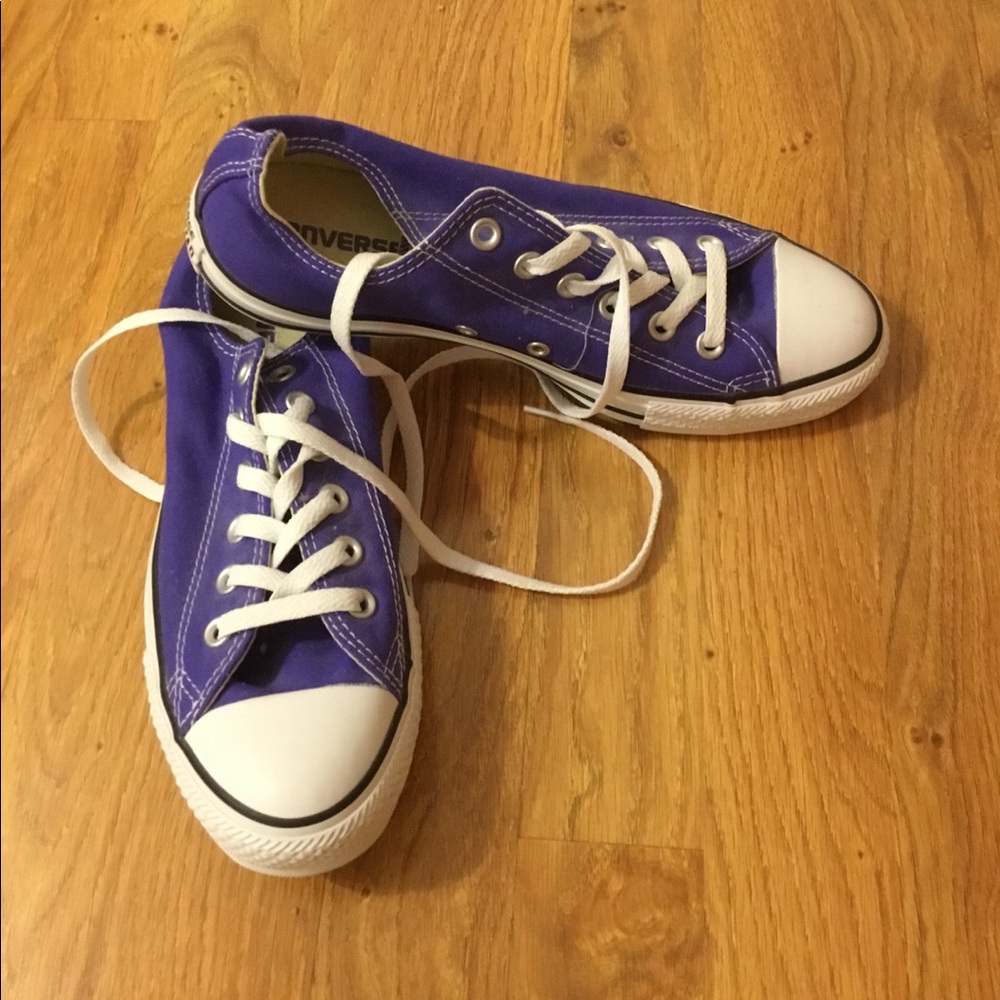 Converse All ⭐️ Star shoes.